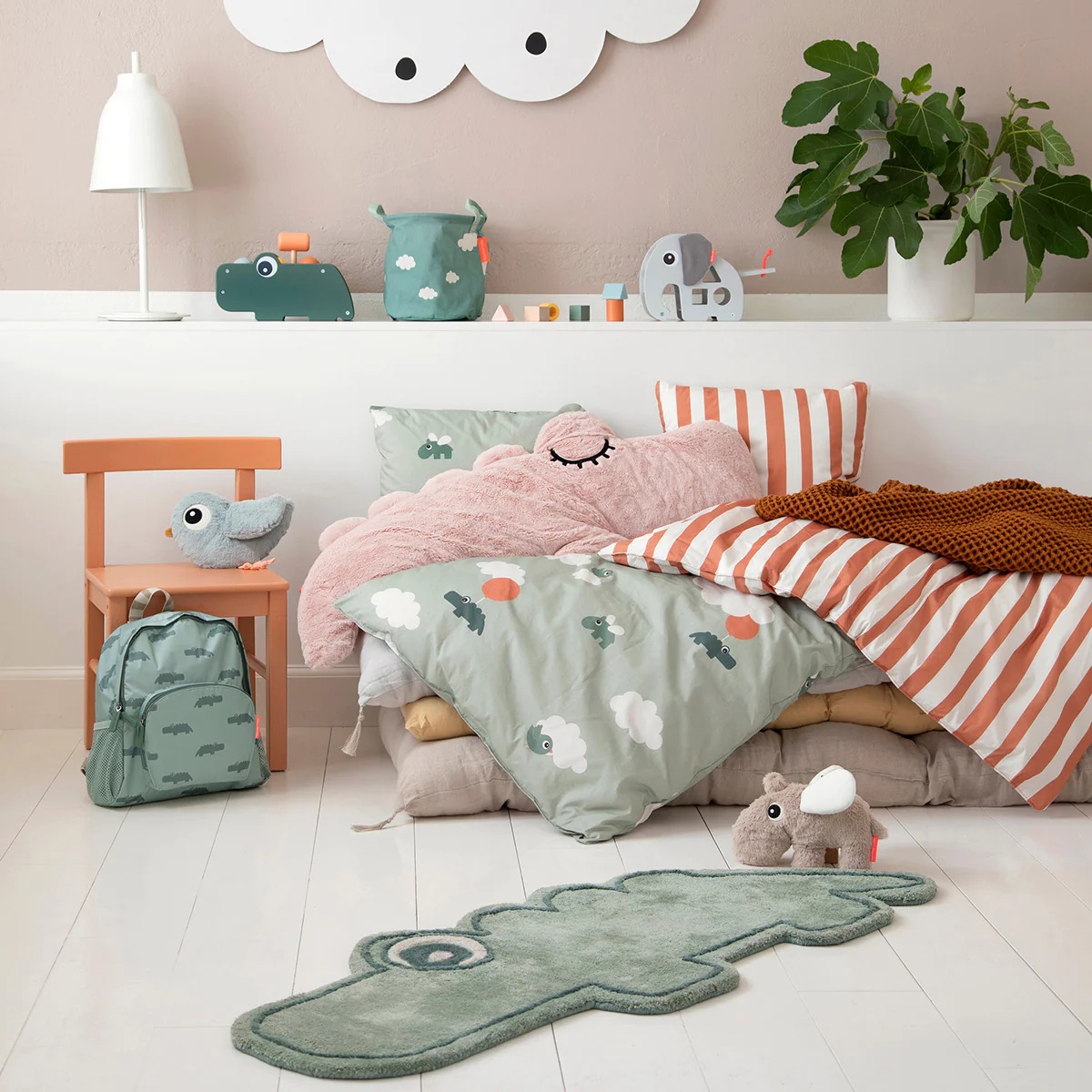 lodret kaustisk Mindful Done by Deer Baby sengetøj, Happy clouds green - Done by Deer -  Børneneskartel.dk